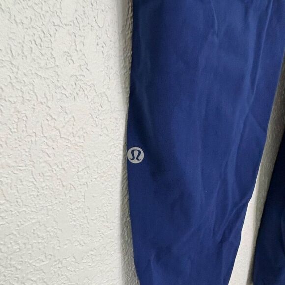 Lululemon Blue High Waisted Reflection Dot Tight Leggings with Side Pockets - Picture 10 of 11
